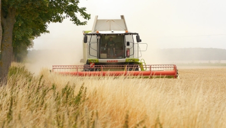 Eksploatacja maszyn żniwnych - jak zadbać o niezawodność kombajnów New Holland?
